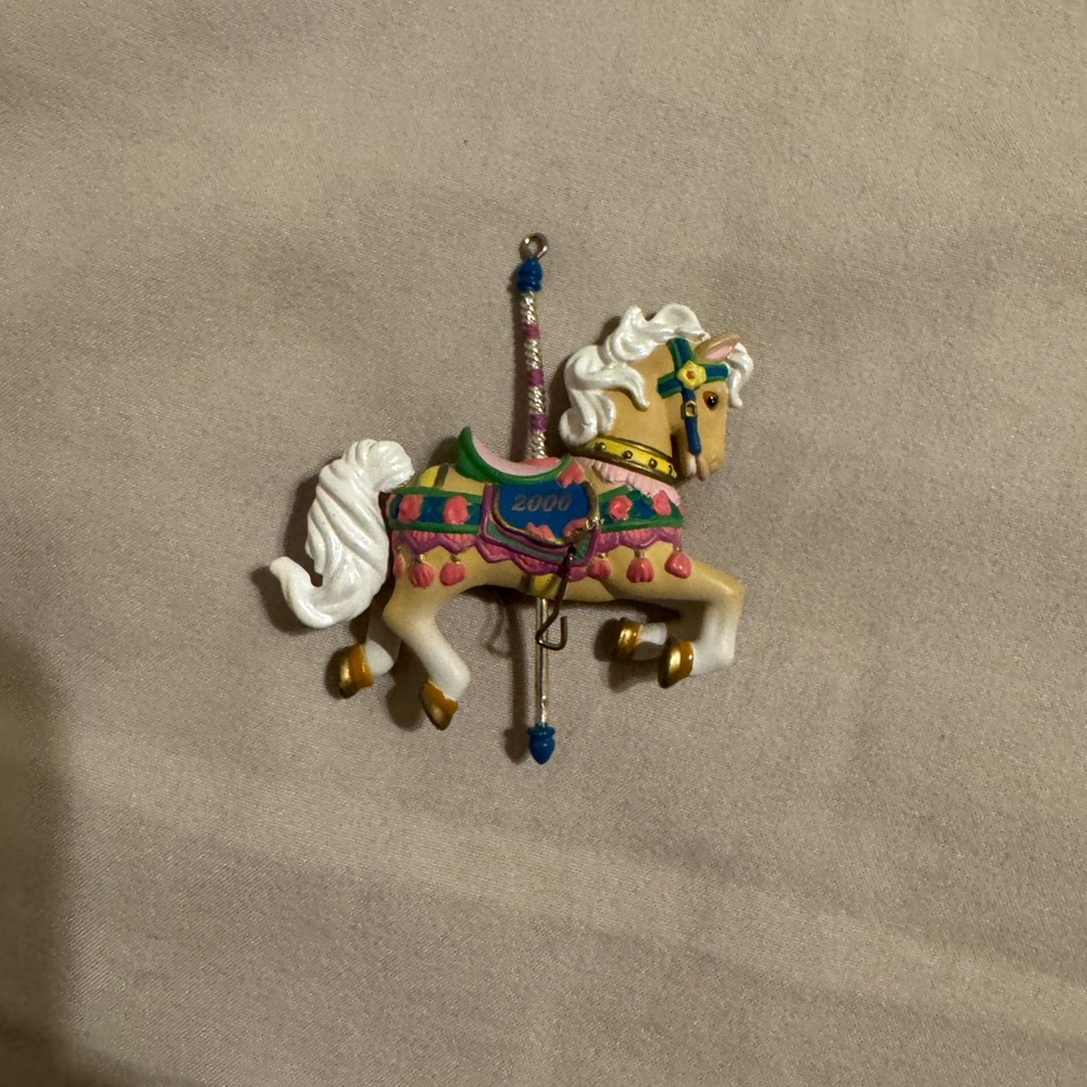 Rare Carlton Cards Heirloom 2000 Carousel Dreams Horse series Christmas Ornament